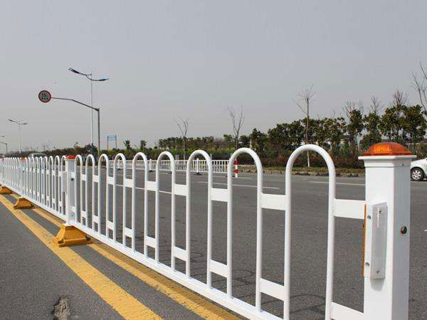 京式焊接道路護欄圖片6